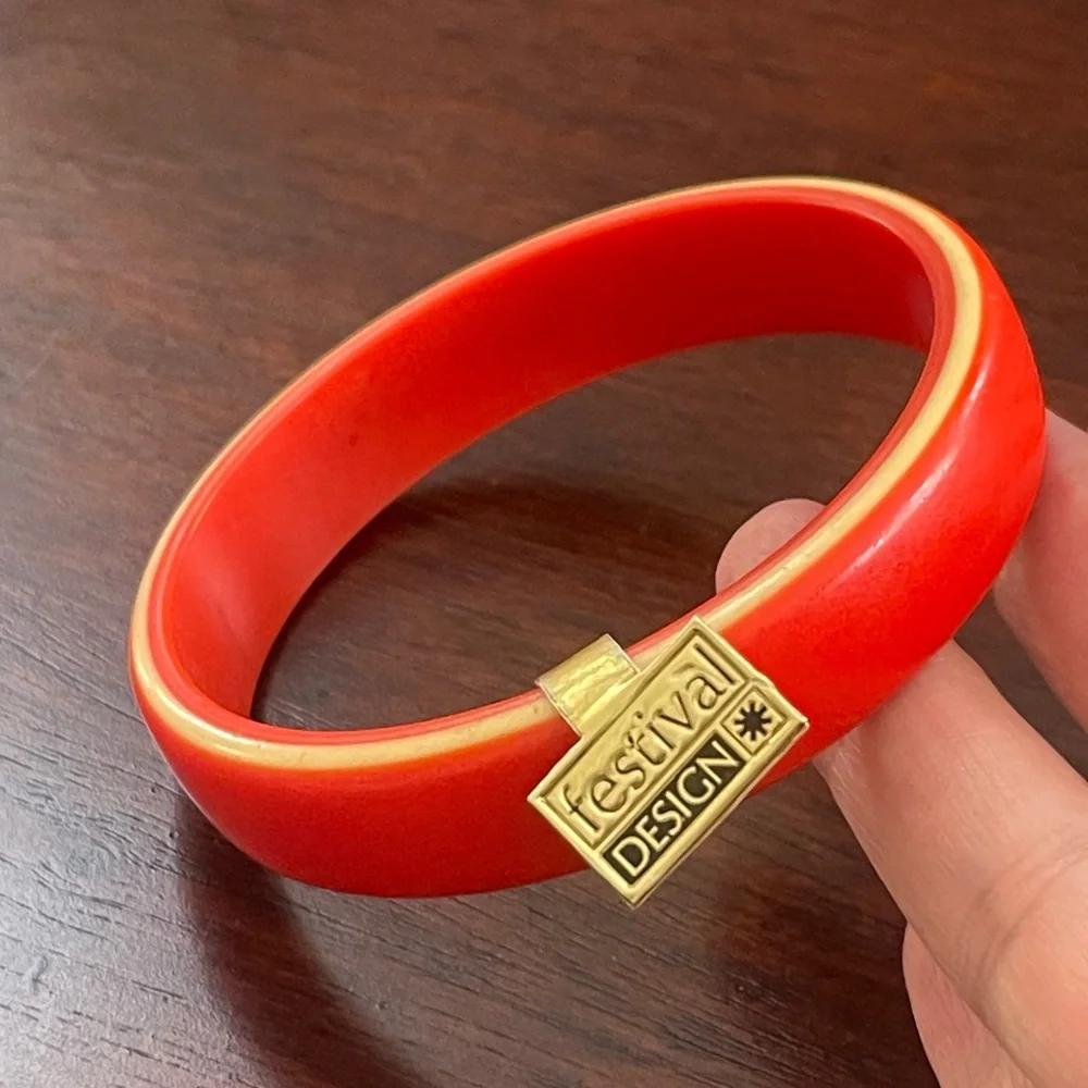 1980s Festival Design red & yellow lucite bangle bracelet - Picture 1 of 6